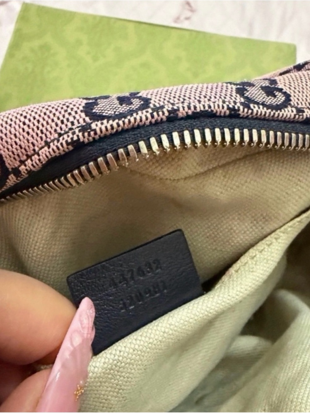 Authentic Gucci GG Mormont multicolor shoulder bag - Picture 5 of 5